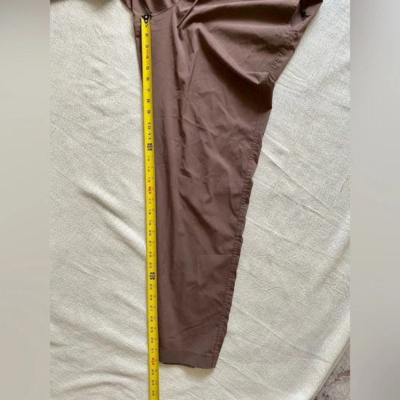 GapFit  Lightweight Activewear Pants Size L Tall 32" - Picture 6 of 7